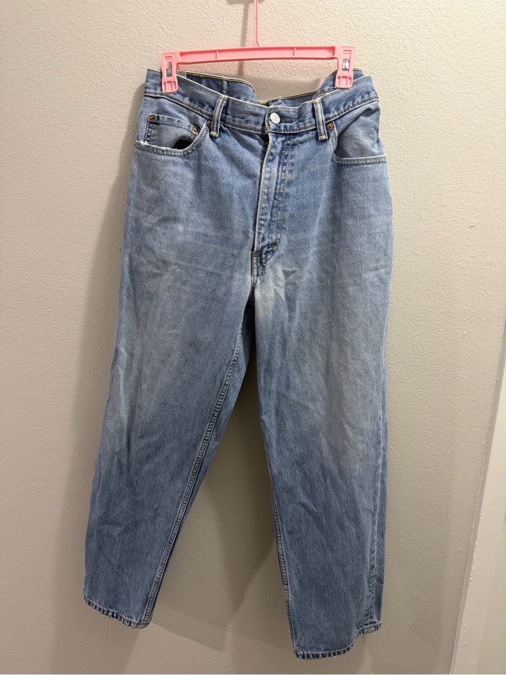 560 Levi's Relaxed Fit Light Blue Denim Jeans